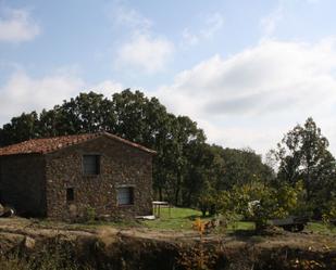 Vista exterior de Finca rústica en venda en Torremenga amb Jardí privat, Terrassa i Moblat