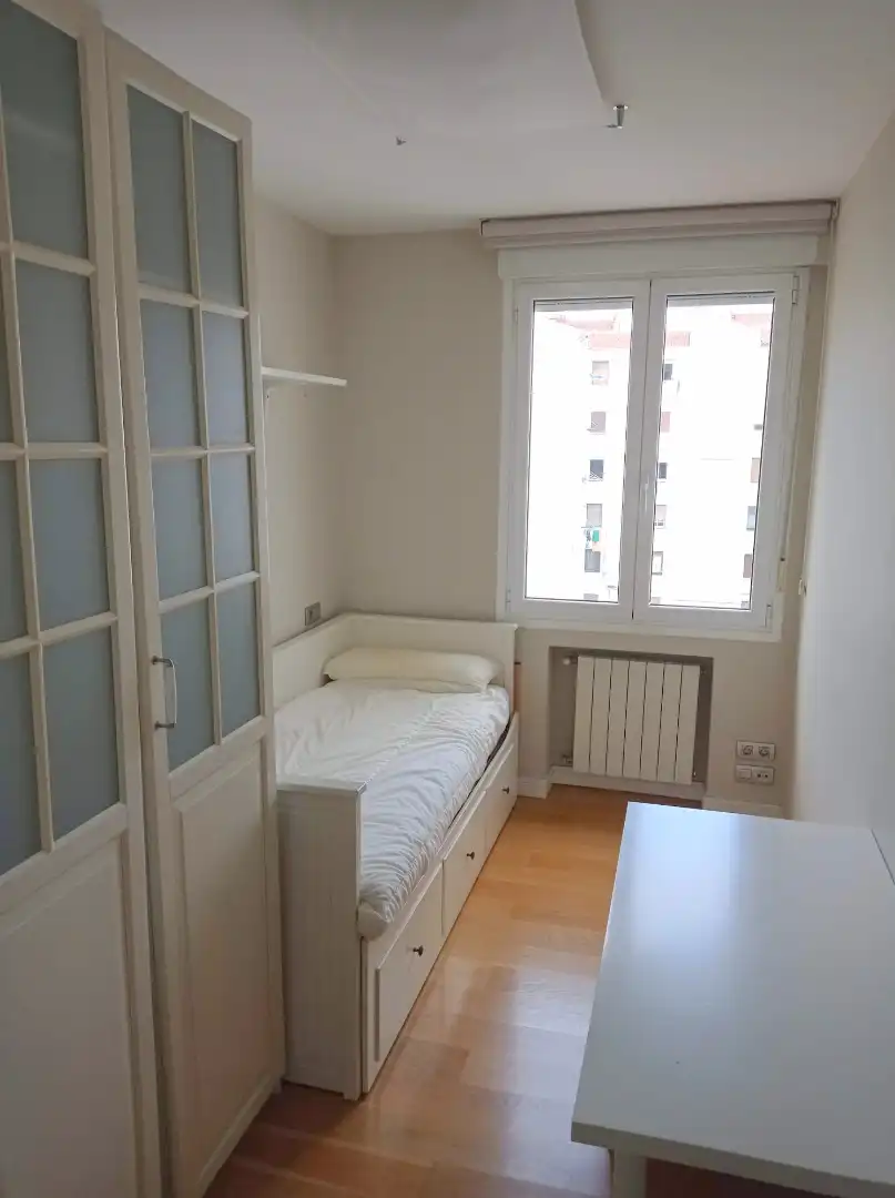 Habitación de Piso en venta en Bilbao  con Calefacción y Amueblado