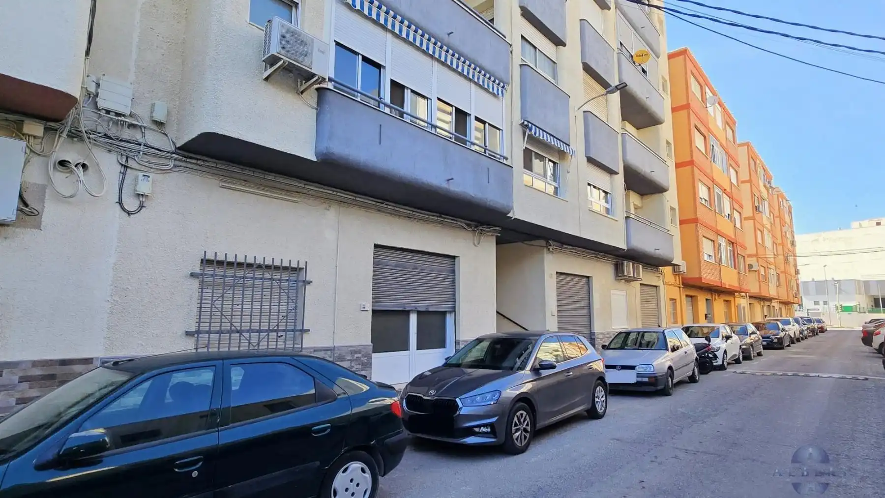 Gewerbefläche zum Verkauf in Montcada 8