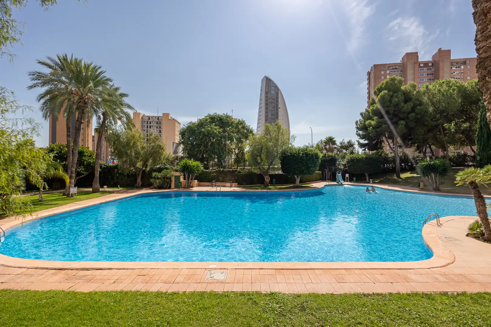Piscina de Piso en venta en Benidorm con Piscina, Amueblado y Piscina comunitaria