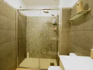 Badezimmer von Wohnung zum Verkauf in Las Palmas de Gran Canaria mit Klimaanlage, Terrasse und Möbliert
