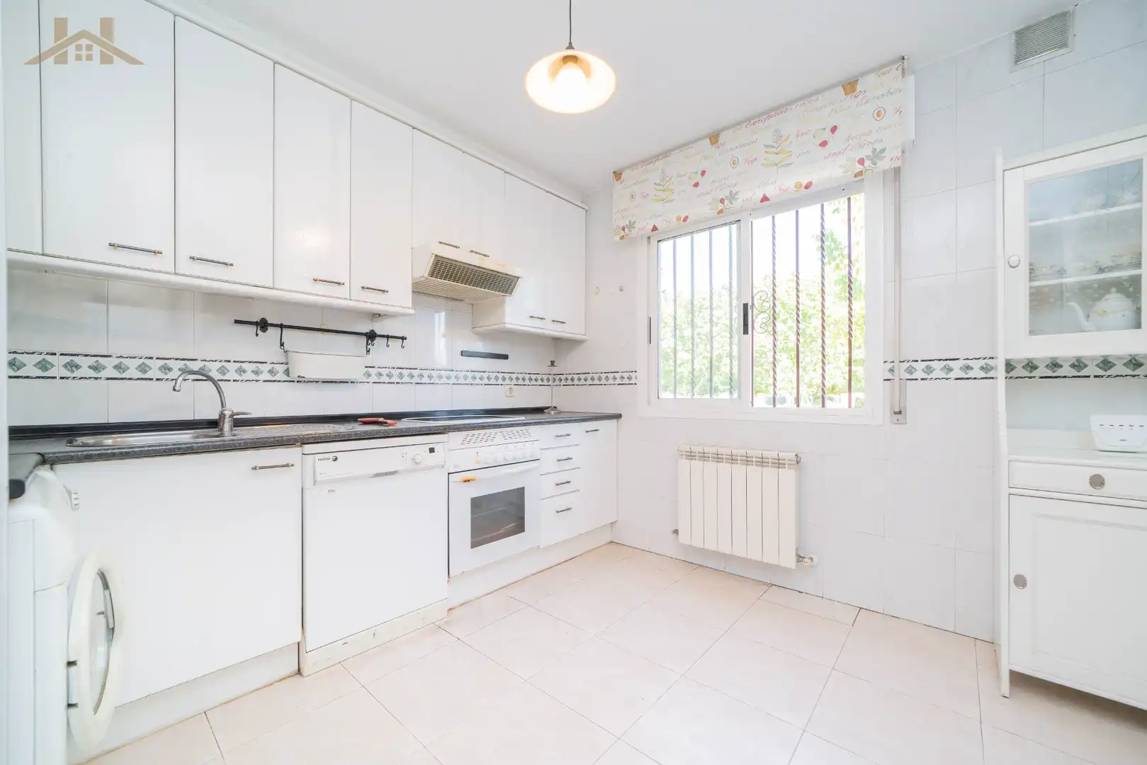 Kitchen of Detached homes for sale in Villanueva de la Cañada  with Heating, Private garden and Alarm