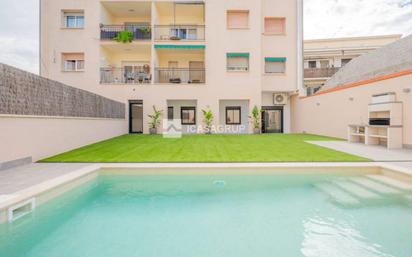 Piscina de Pis en venda en Rubí amb Aire condicionat, Calefacció i Jardí privat