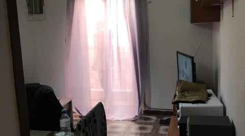 Foto 3 de Piso en venta en Carrer de Saturn, Llefià, Barcelona