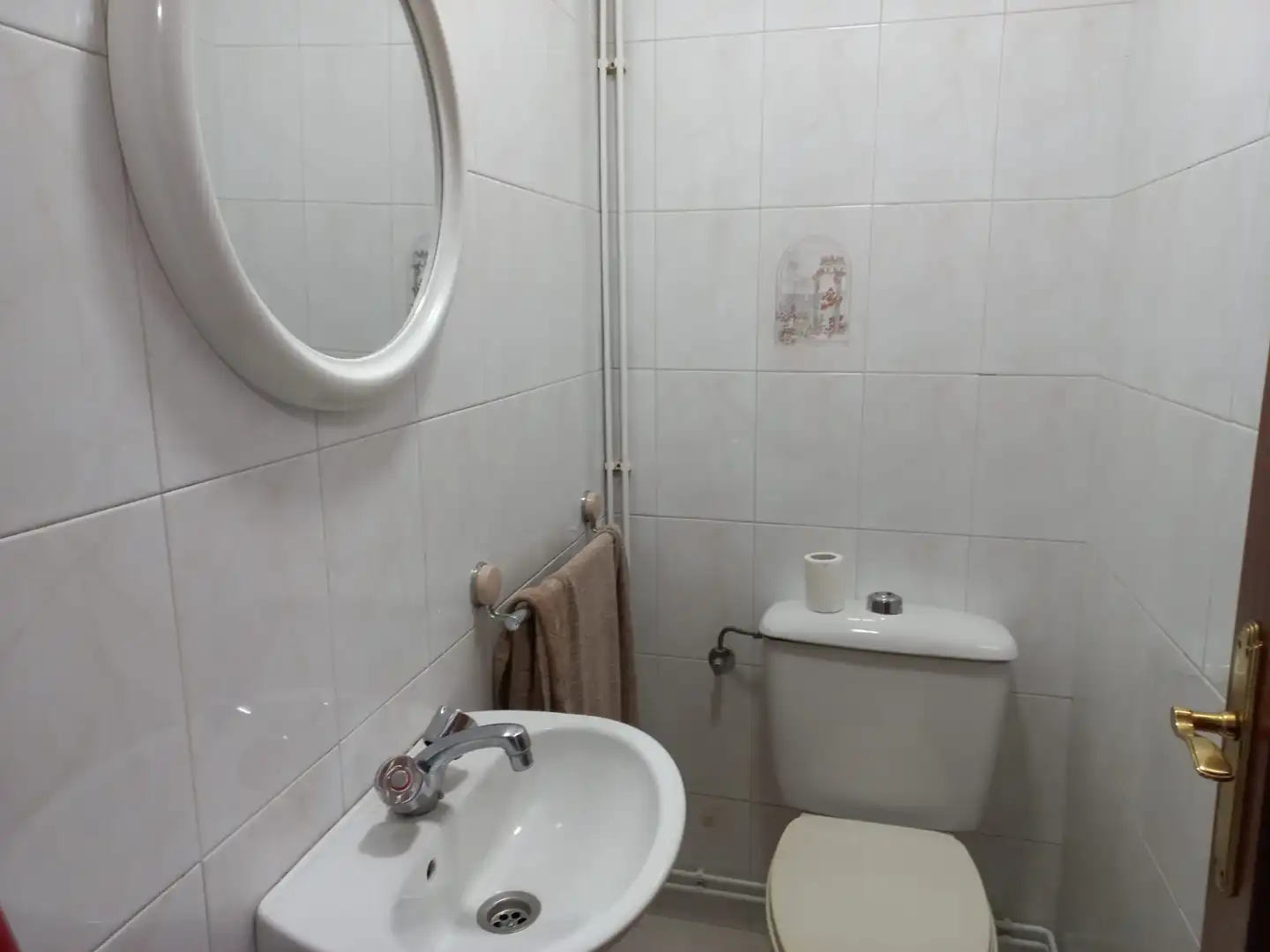 Bathroom of Flat for rent in Santiago de Compostela   with Heating, Furnished and Oven