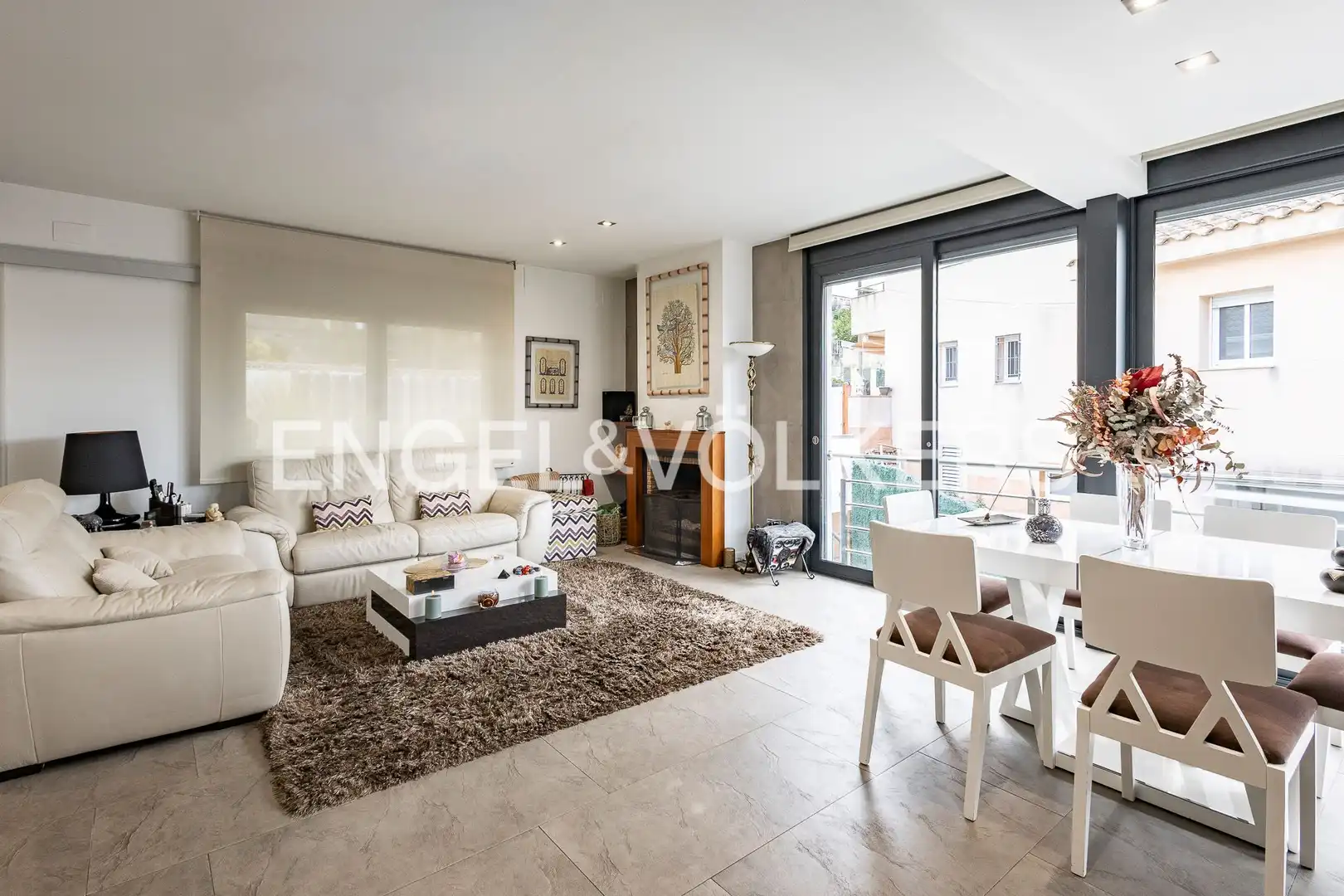 Sala d'estar de Casa o xalet en venda en Vallirana amb Aire condicionat, Calefacció i Jardí privat