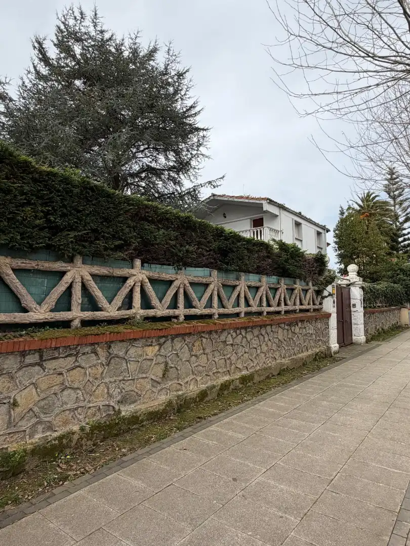 Vista exterior de Casa o chalet en venta en Santander con Calefacción, Jardín privado y Terraza