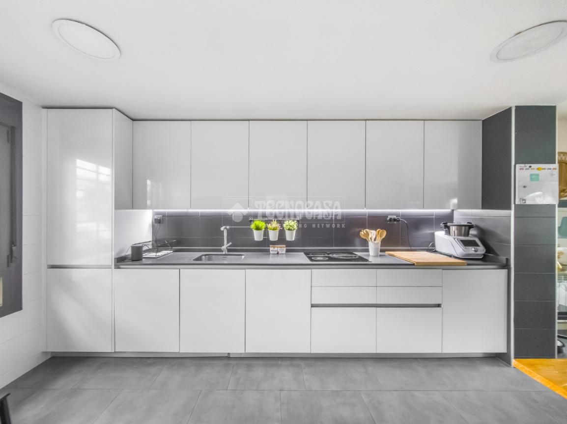 Kitchen of Single-family semi-detached for sale in Rivas-Vaciamadrid  with Air Conditioner, Storage room and Community pool