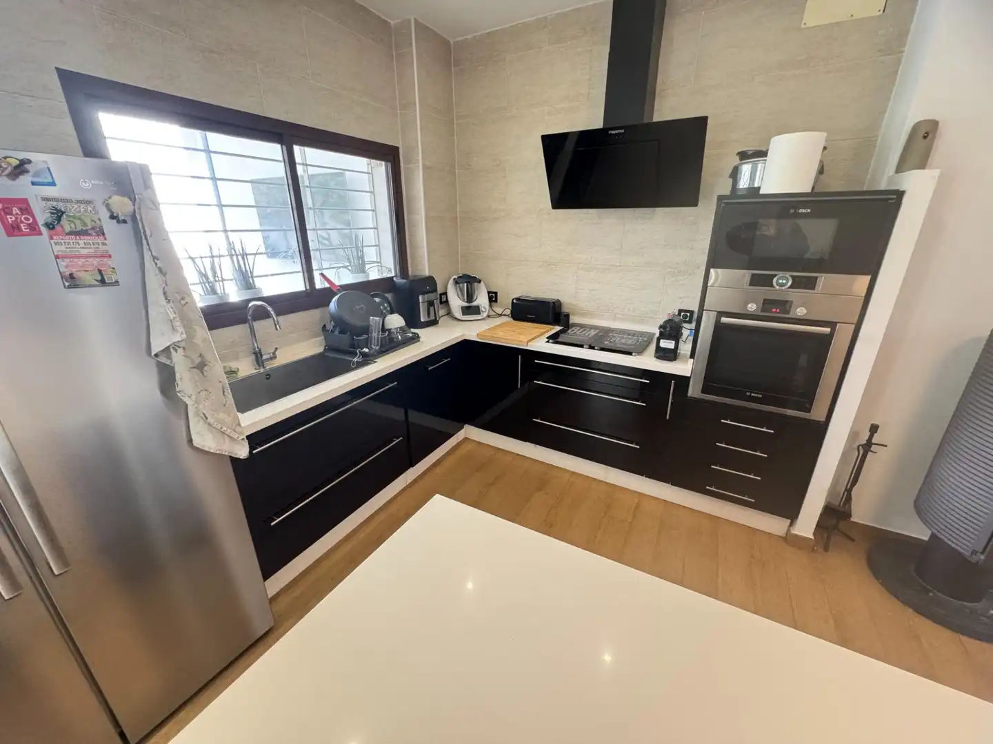 Cuina de Casa o xalet en venda en Dos Hermanas amb Aire condicionat, Jardí privat i Terrassa
