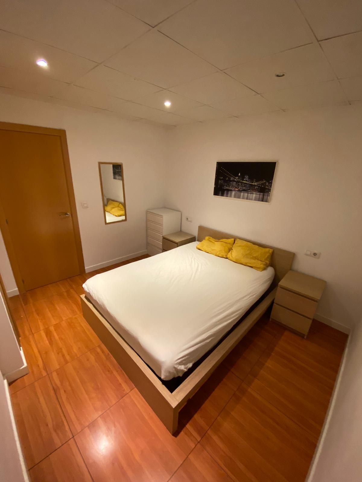 Dormitori de Apartament de lloguer en Málaga Capital amb Moblat i Rentadora
