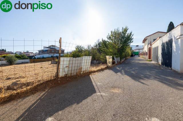 Terreno residencial en Venta en Avenida Madrid en Huétor Vega