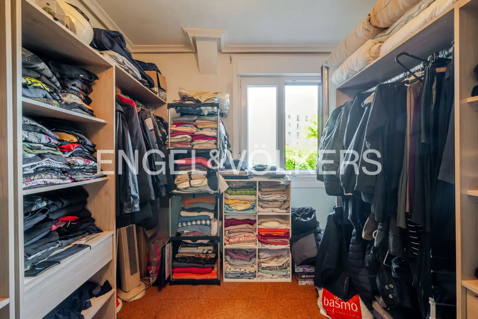 Habitación de Piso en venta en Donostia - San Sebastián  con Calefacción y Balcón