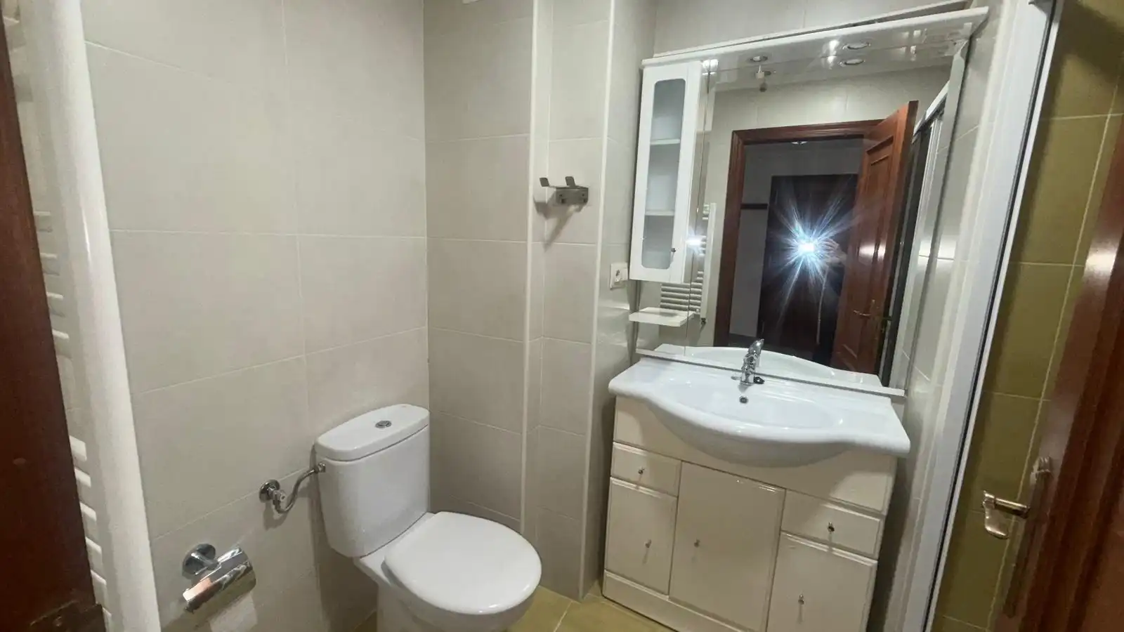 Badezimmer von Wohnung zur Miete in Ourense Capital  mit Heizung