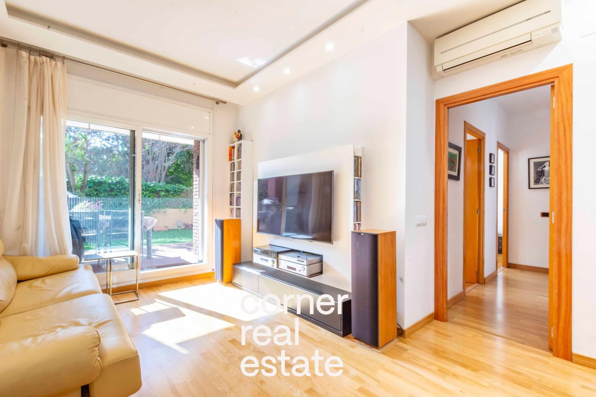 Exterior view of Planta baja for sale in Sant Cugat del Vallès  with Heating, Private garden and Parquet flooring