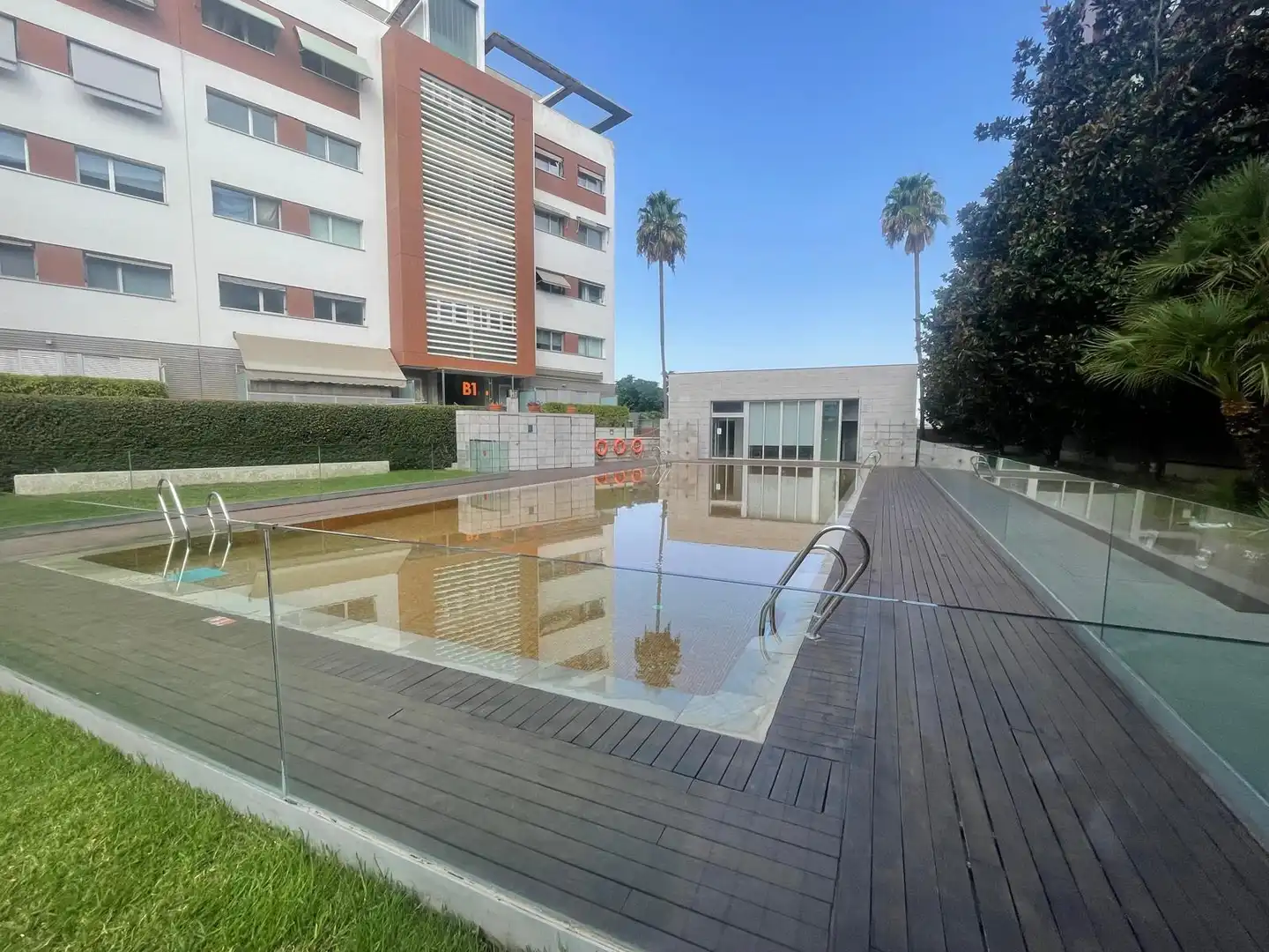 Piscina de Pis de lloguer en Armilla amb Aire condicionat, Calefacció i Moblat