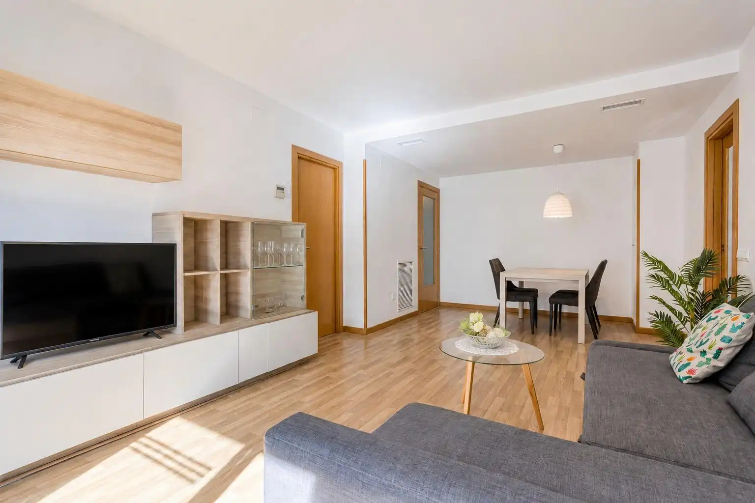 Living room of Apartments for sale in Igualada  with Air Conditioner, Heating and Parquet flooring