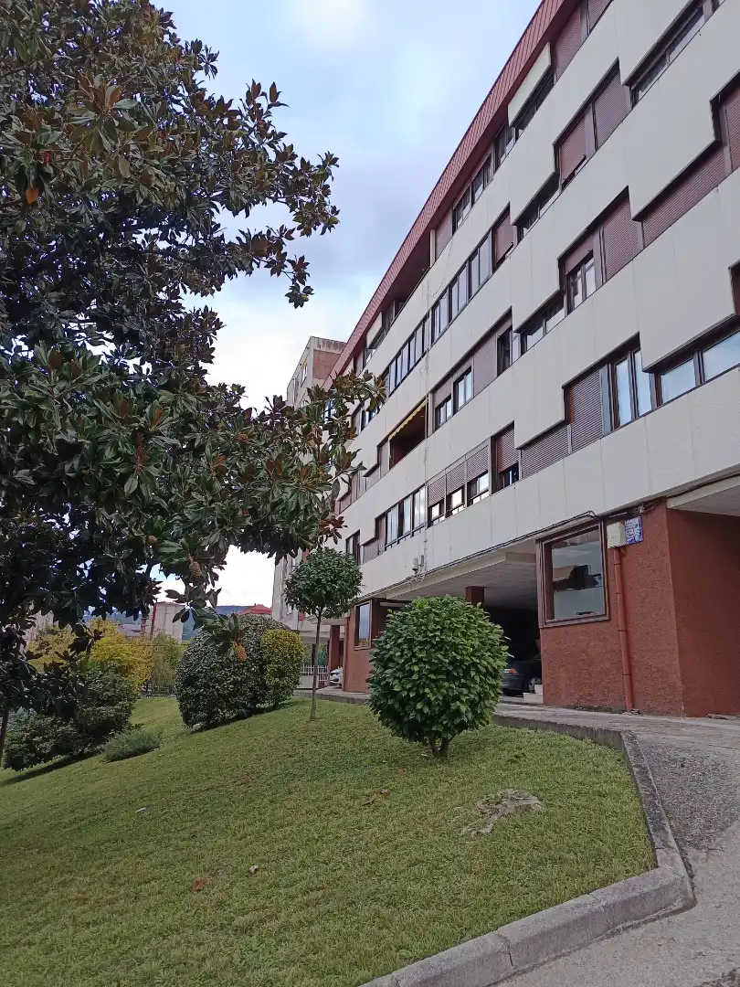 Vista exterior de Piso en venta en Universidad