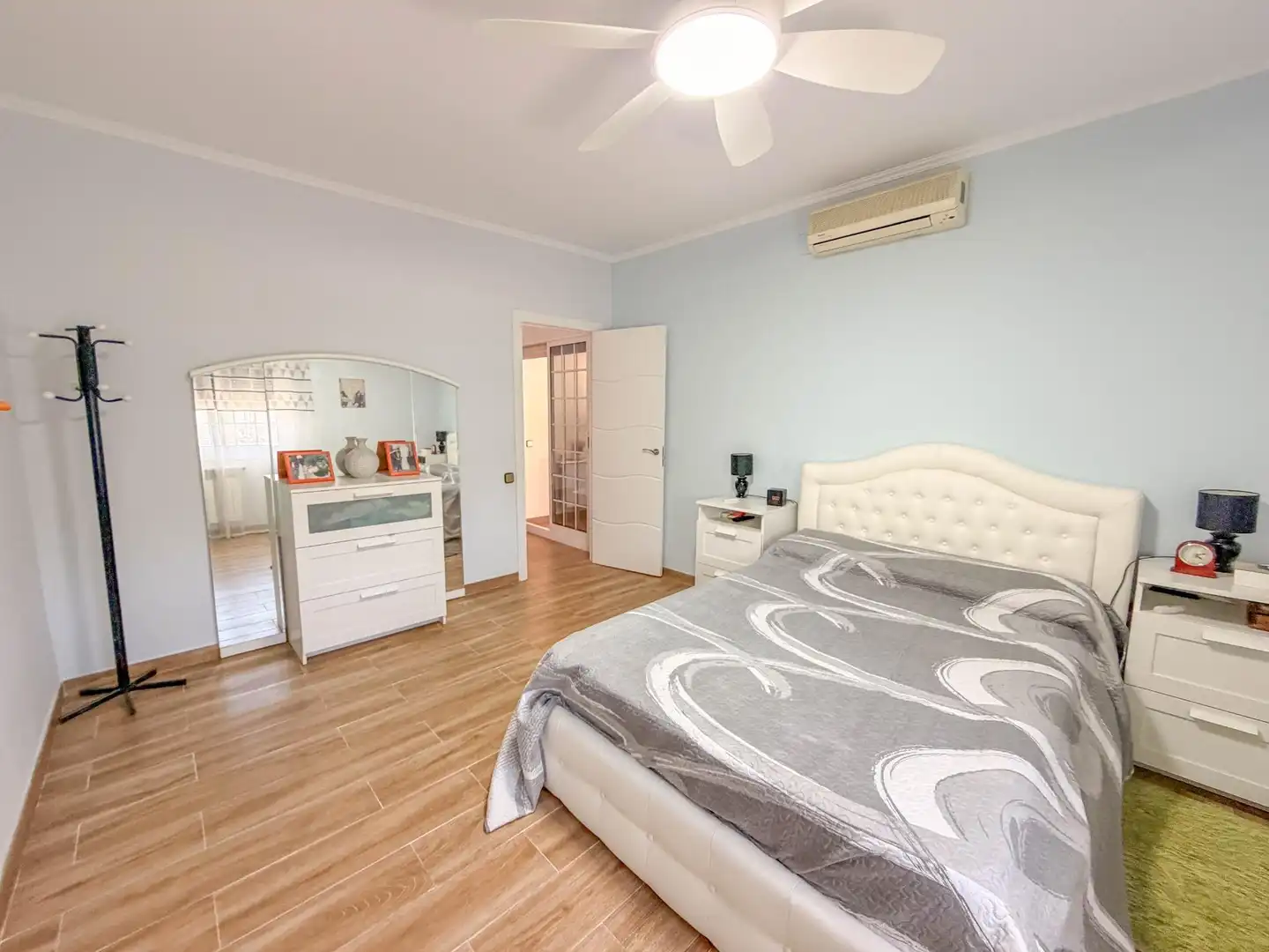 Bedroom of Detached homes for sale in Abrera  with Air Conditioner, Heating and Private garden
