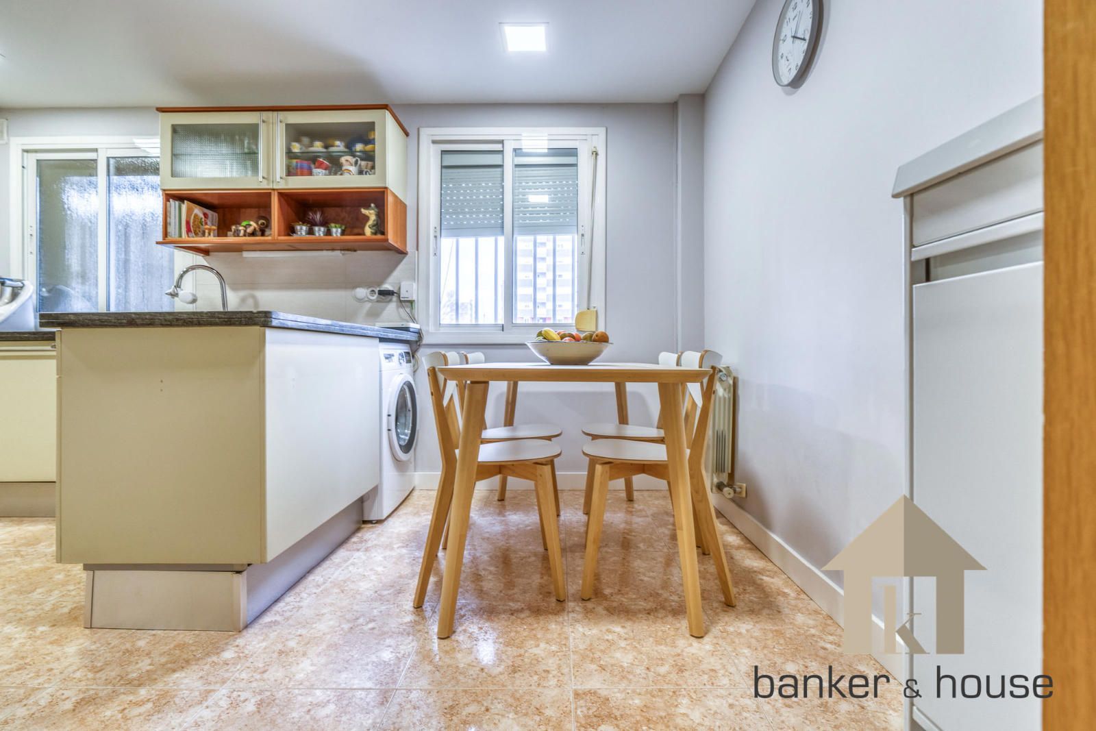 Exterior view of Flat for sale in Badia del Vallès  with Air Conditioner, Heating and Parquet flooring