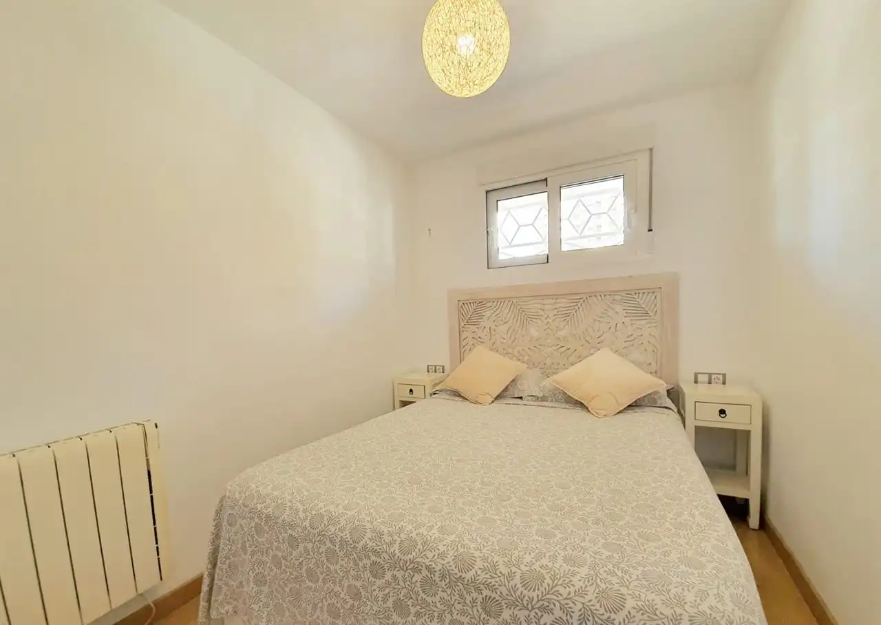 Habitación de Dúplex de alquiler en Villajoyosa / La Vila Joiosa con Piscina y Amueblado