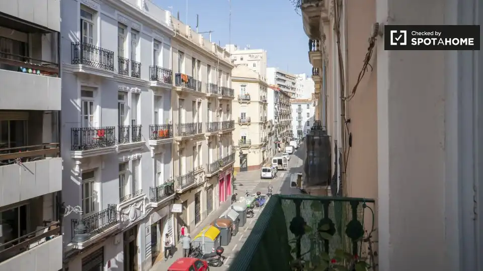 Appartamento con terrazza in affitto a Extramurs, imagen 14