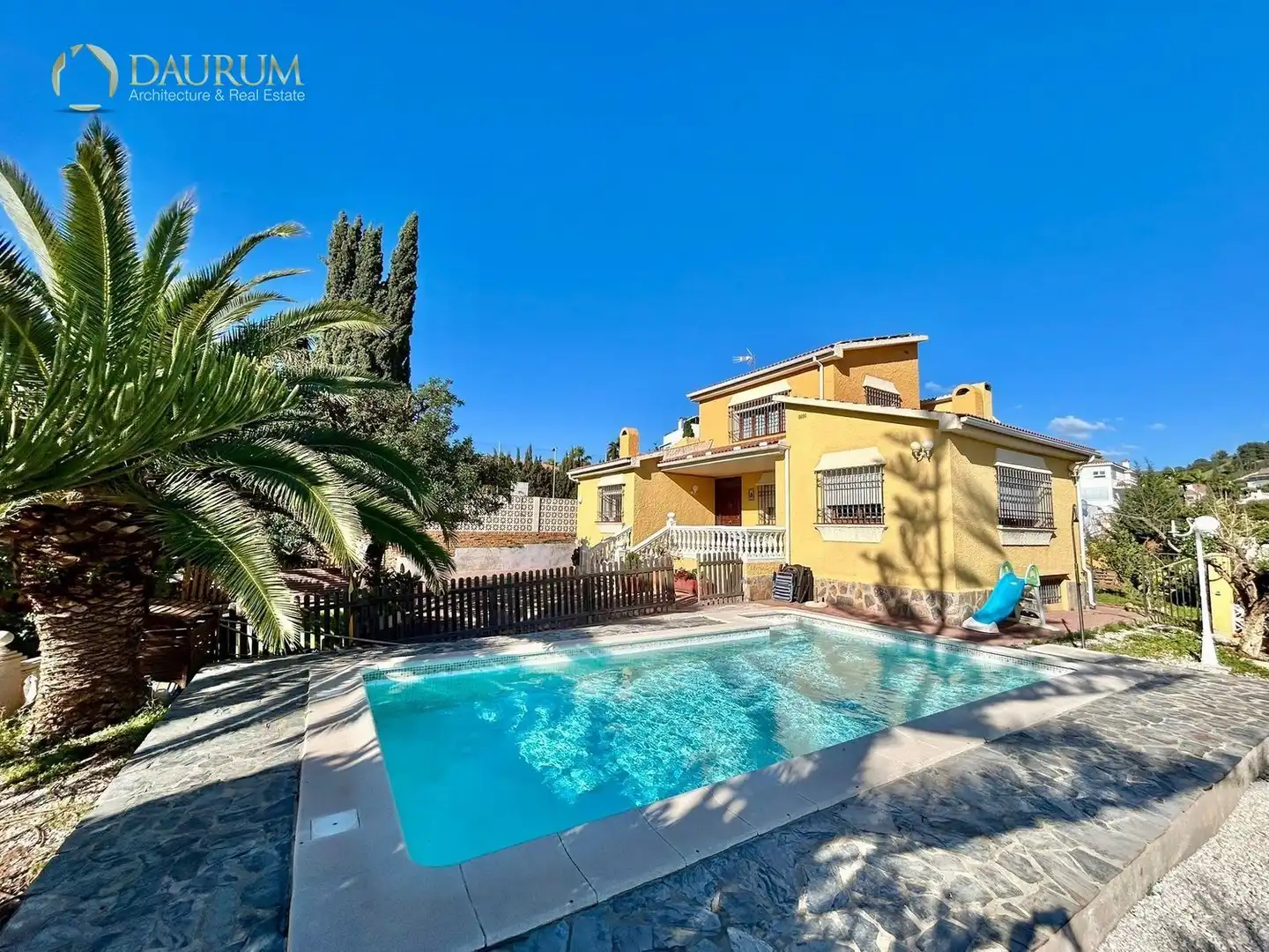Vista exterior de Casa o chalet en venta en Málaga con Aire acondicionado, Calefacción y Jardín privado