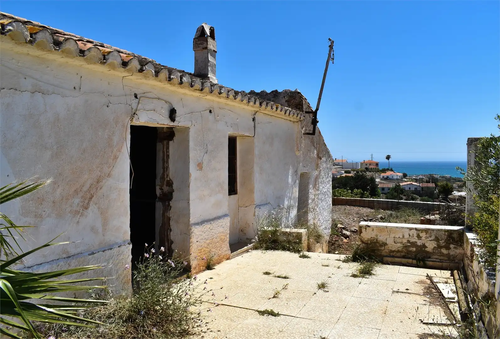Exterior view of Country homes for sale in Vélez-Málaga