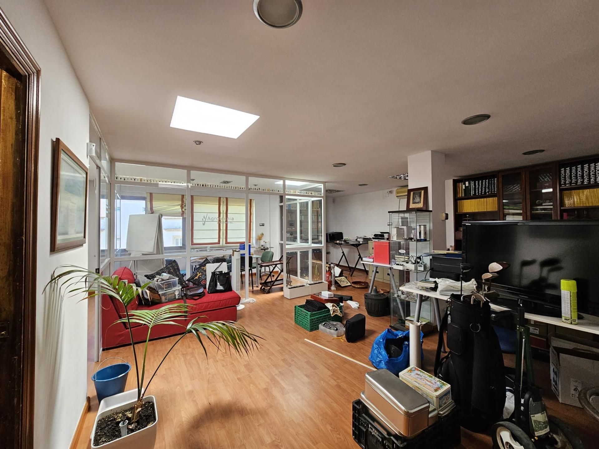 Office for sale in Jerez de la Frontera  with Air Conditioner
