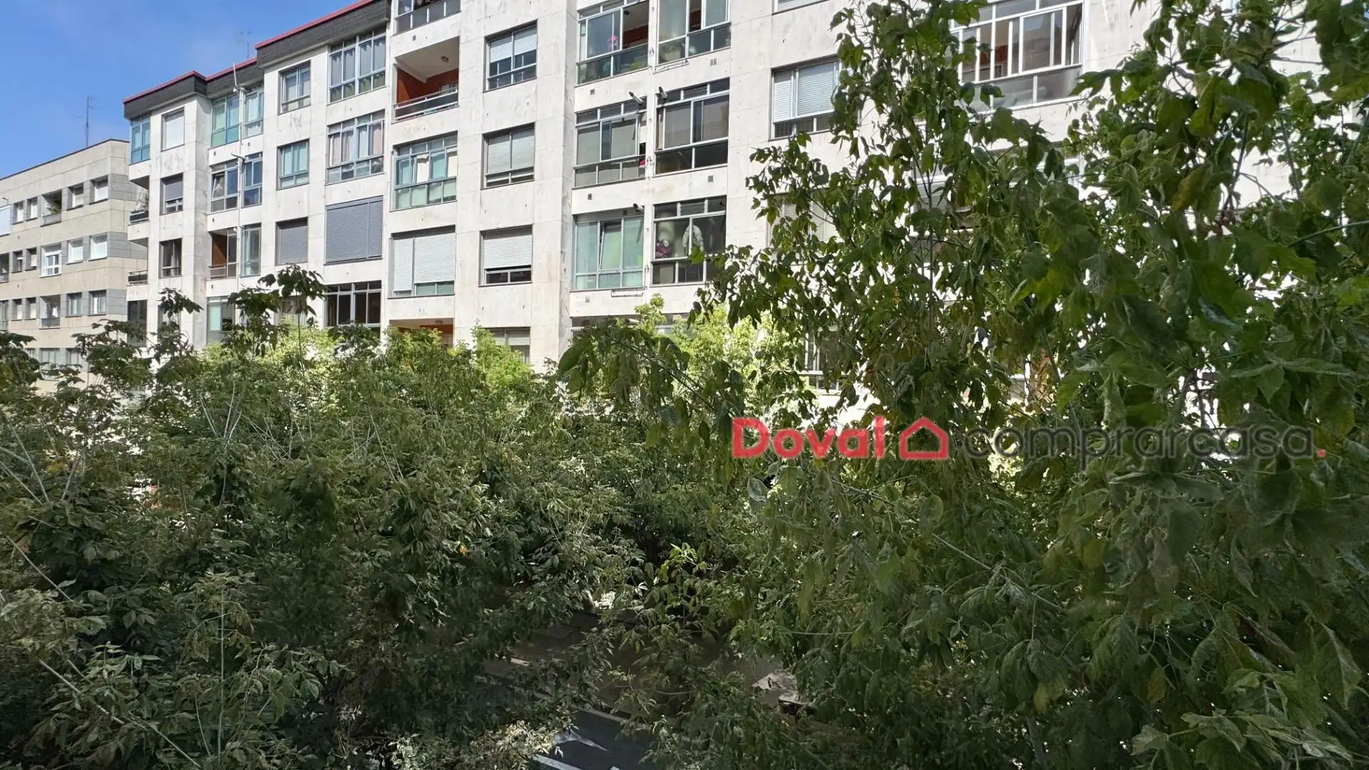 Vista exterior de Piso de alquiler en Vigo  con Calefacción y Amueblado