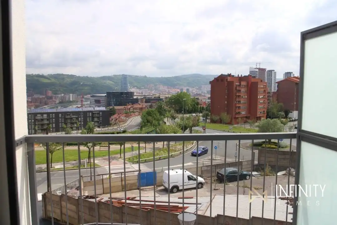 Vista exterior de Piso de alquiler en Bilbao  con Calefacción, Terraza y Balcón