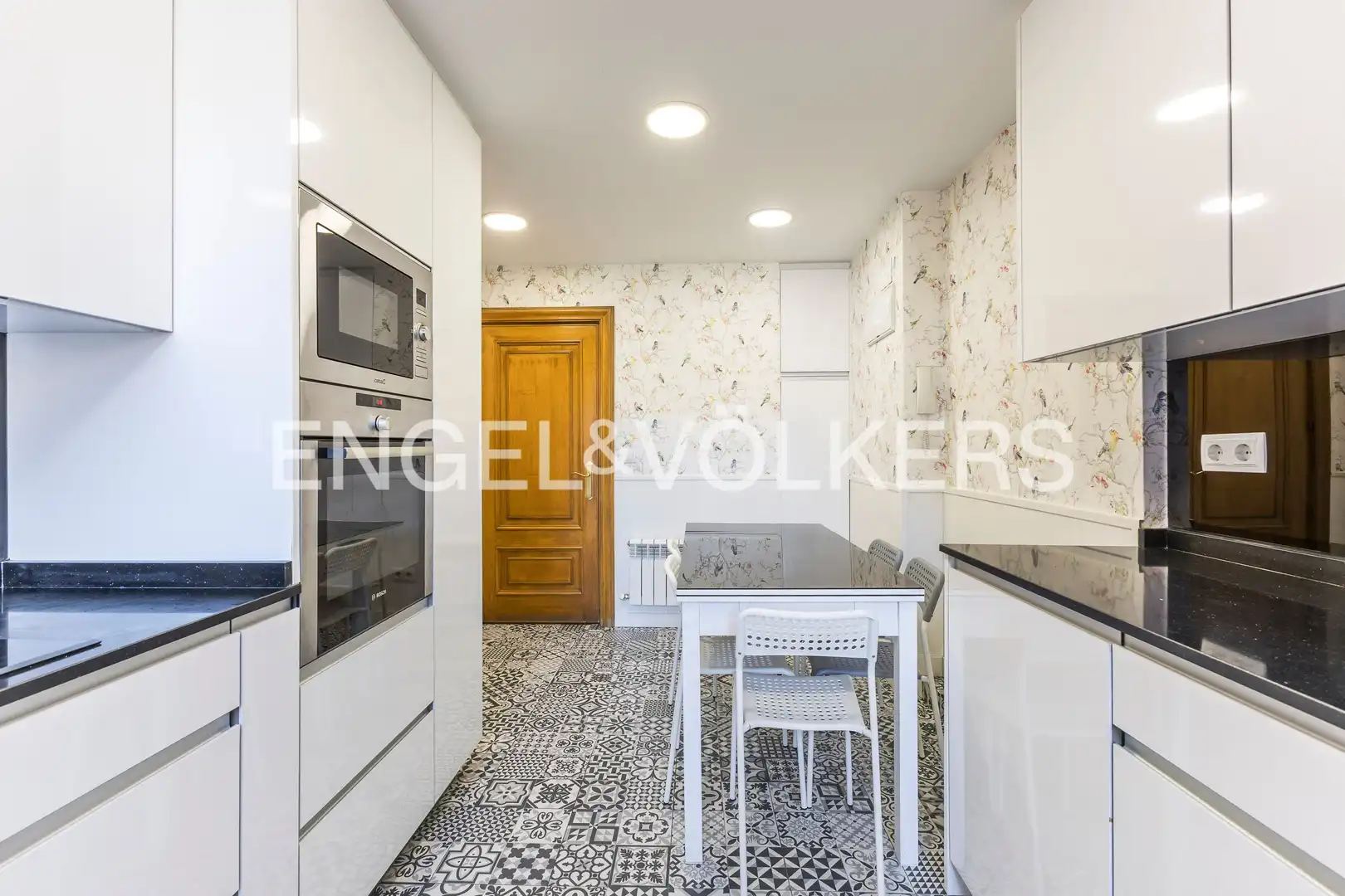 Cocina de Piso en venta en Madrid con Calefacción, Jardín privado y Parquet
