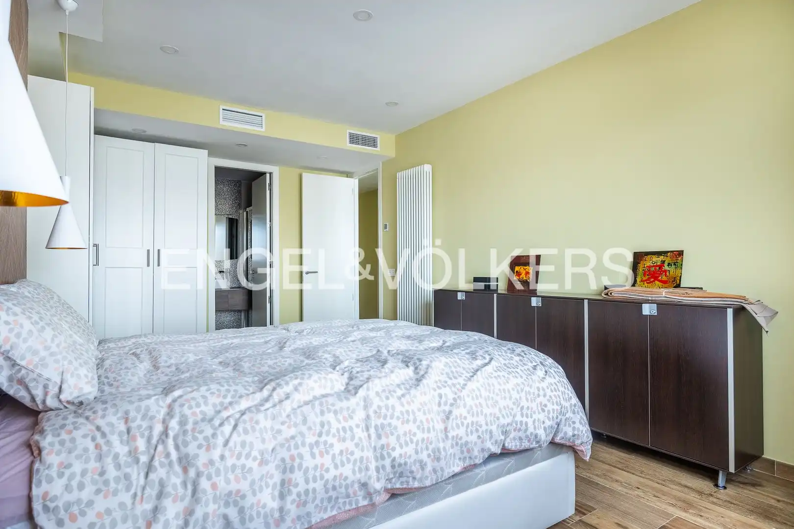 Habitación de Piso en venta en Sevilla con Aire acondicionado y Calefacción