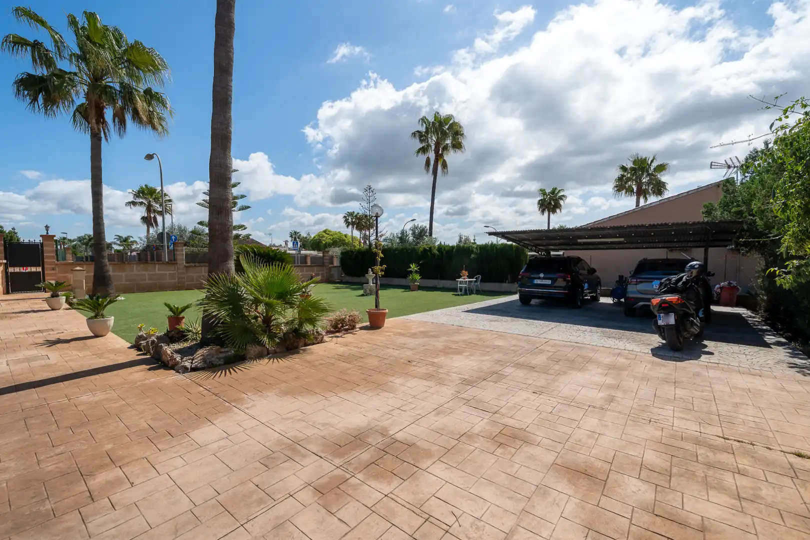 Vista exterior de Casa o xalet en venda en Marratxí amb Aire condicionat, Calefacció i Jardí privat