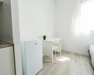Bedroom of Flat to share in  Madrid Capital  with Heating, Private garden and Washing machine