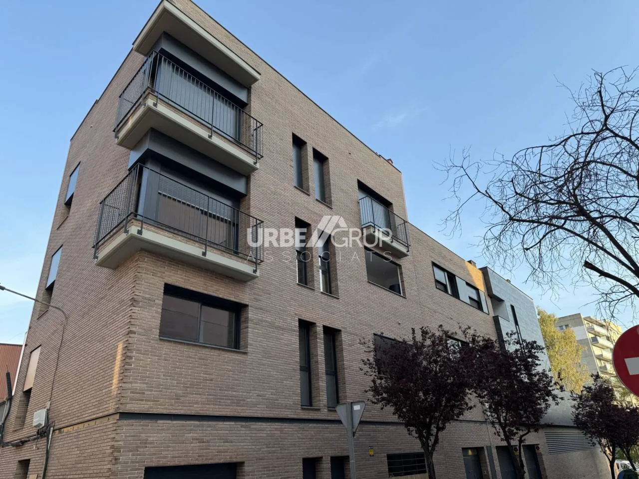 Exterior view of Duplex for rent in Terrassa  with Heating, Parquet flooring and Terrace