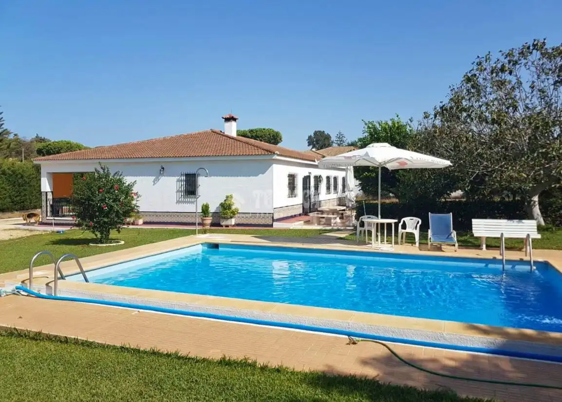 Jardín de Finca rústica en venta en Chiclana de la Frontera con Amueblado