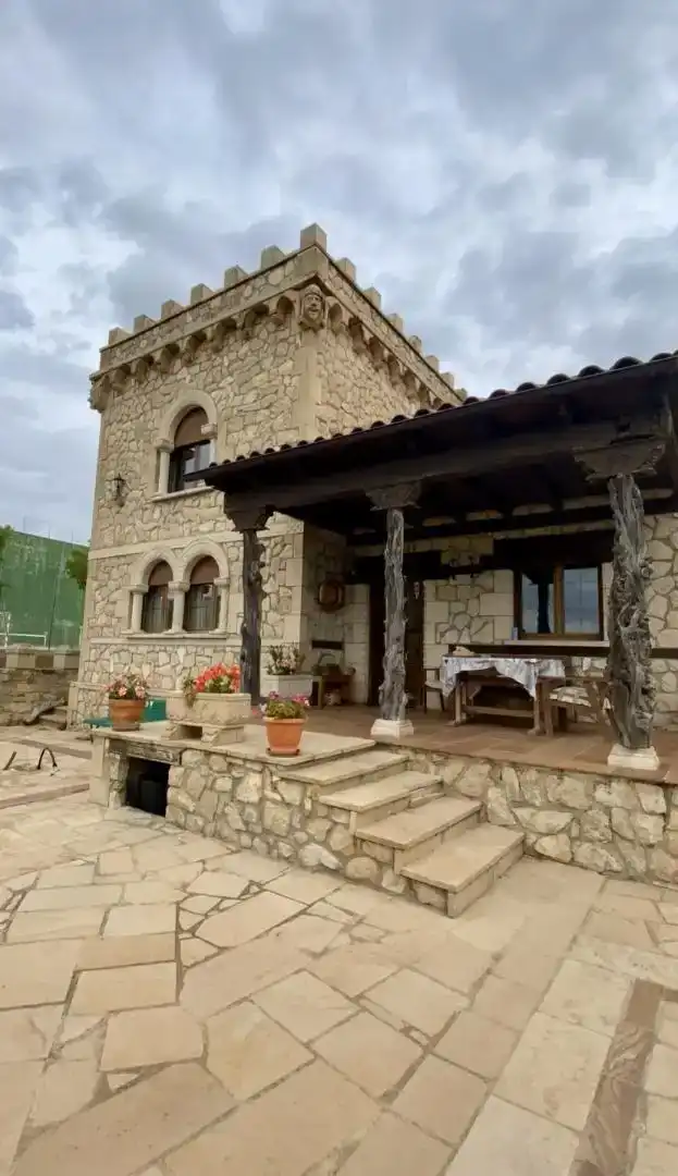 Vista exterior de Pis en venda en Hacinas amb Aire condicionat, Jardí privat i Moblat