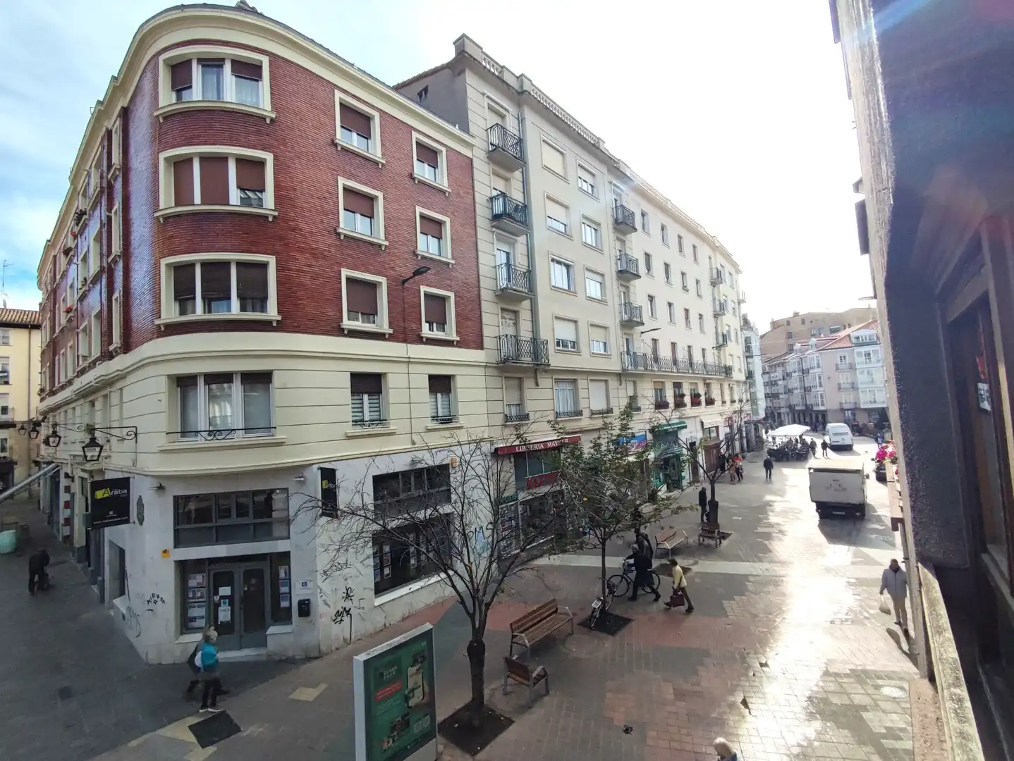 Vista exterior de Pis en venda en Vitoria - Gasteiz