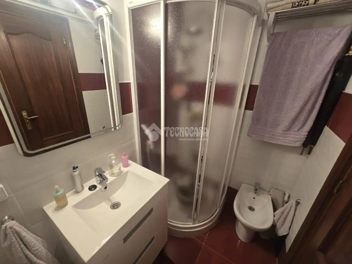 Baño de Piso en venta en Madrid con Calefacción, Parquet y Piscina comunitaria