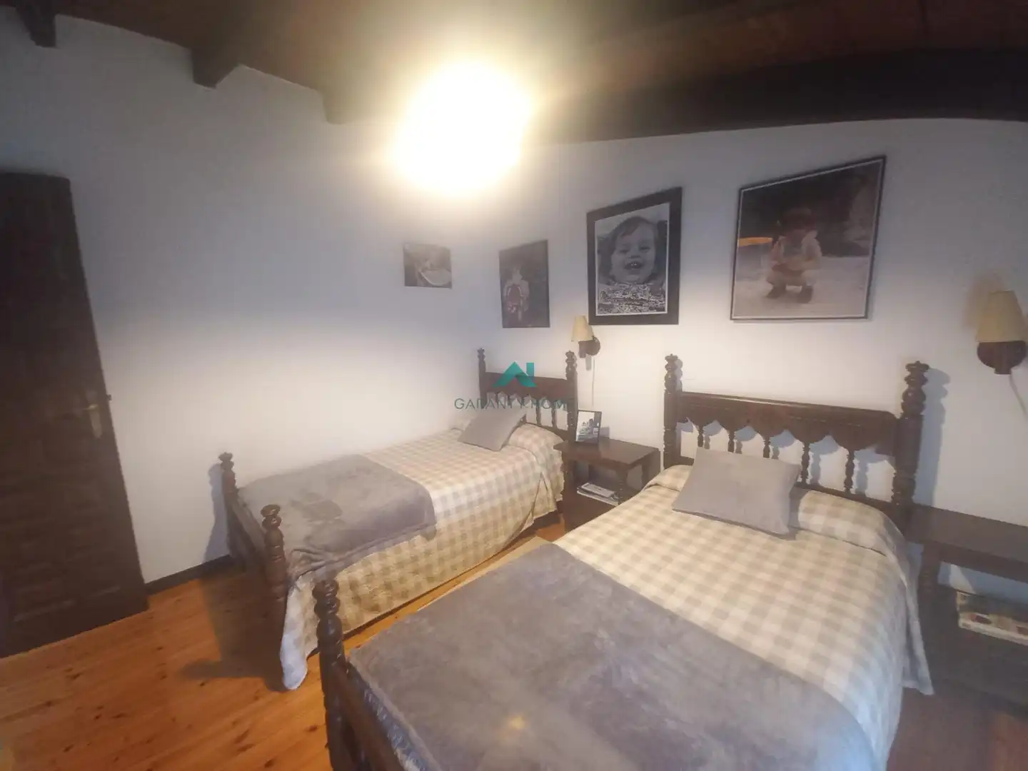 Habitación de Casa adosada en venta en Voto con Calefacción, Jardín privado y Terraza