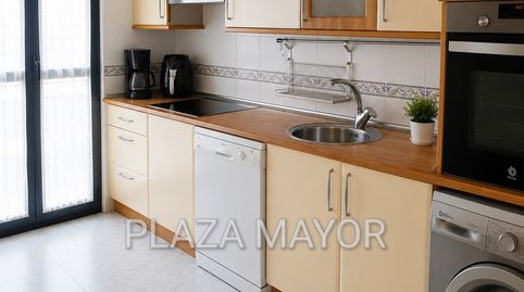 Foto 2 de Piso en venta en Calle Villa de Macotera, Capuchinos - Glorieta - Ciudad Jardín, Salamanca Capital