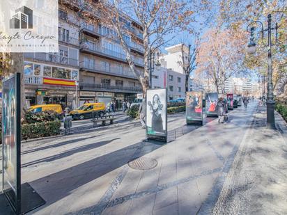 Vista exterior de Àtic en venda en  Granada Capital amb Calefacció, Terrassa i Traster