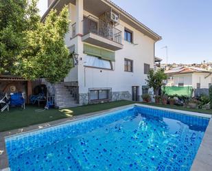 Swimming pool of House or chalet for sale in Pinos Genil  with Air Conditioner, Terrace and Balcony