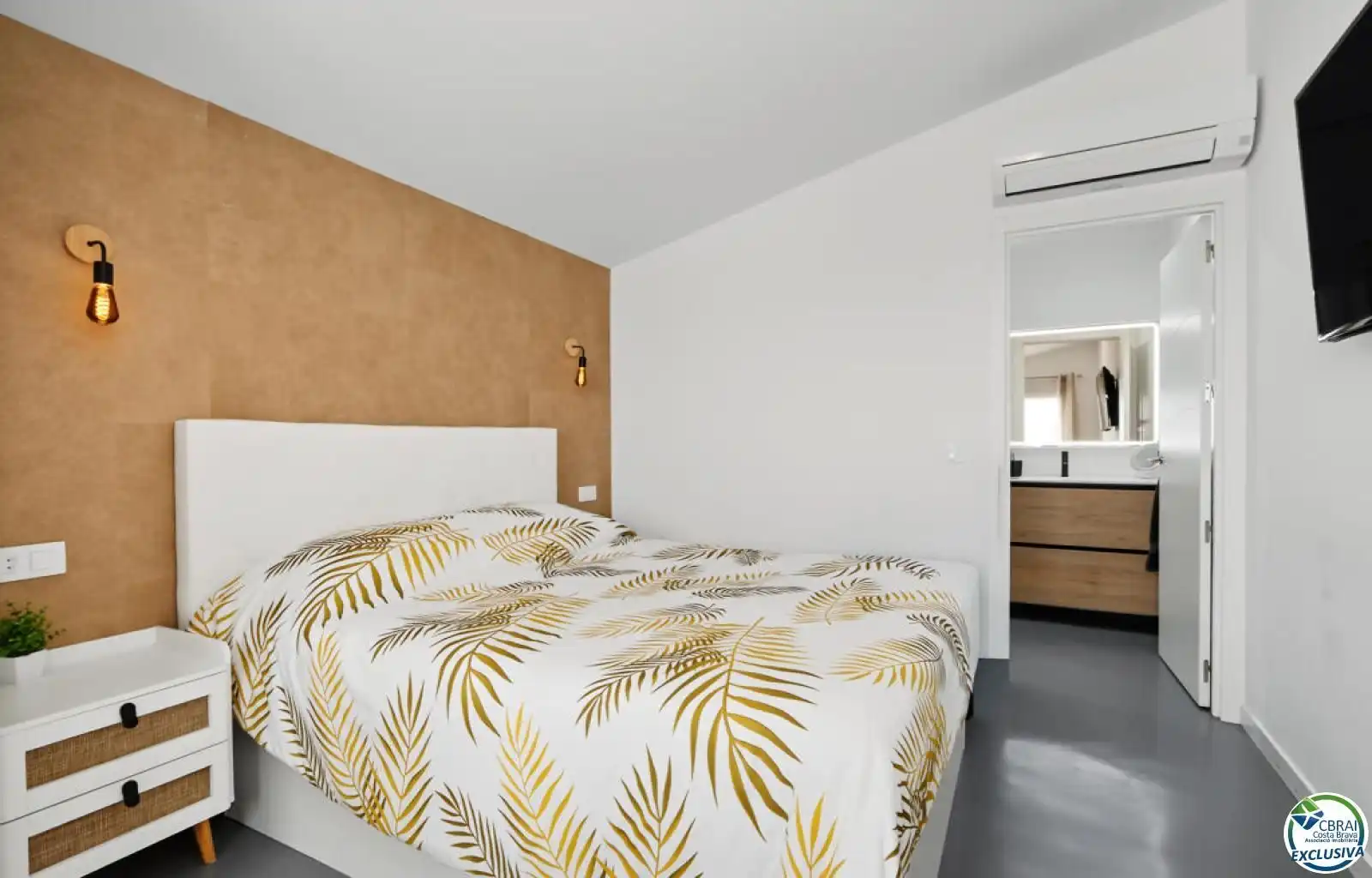 Bedroom of Houses for sale in Roses  with Air Conditioner, Storage room and Swimming Pool