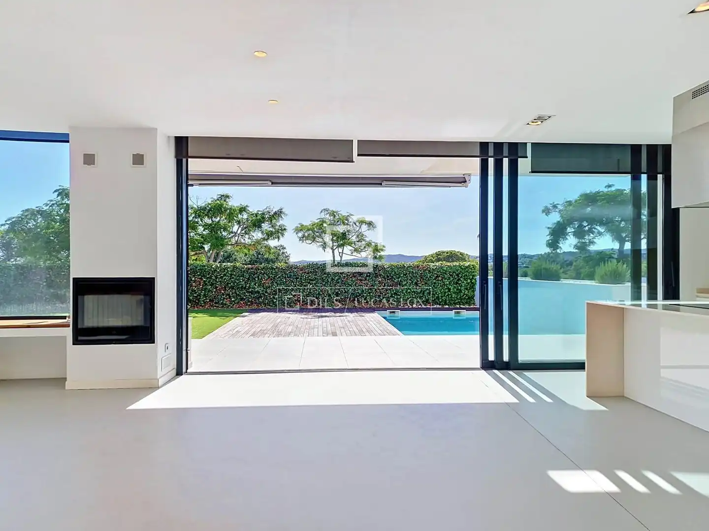 Terrasse von Haus oder Chalet zum Verkauf in Vilanova i la Geltrú mit Klimaanlage, Heizung und Privatgarten