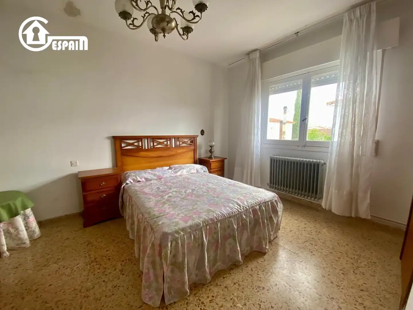 Habitación de Casa adosada en venta en Lillo con Calefacción, Jardín privado y Terraza