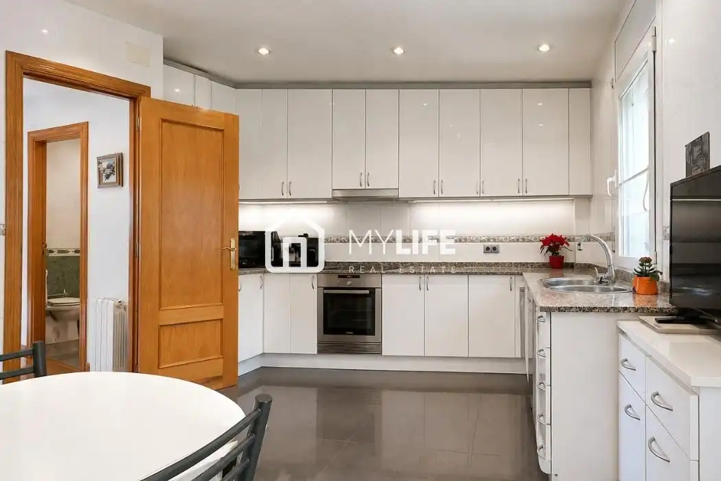 Kitchen of Attic for sale in Barcelona  with Air Conditioner, Heating and Parquet flooring