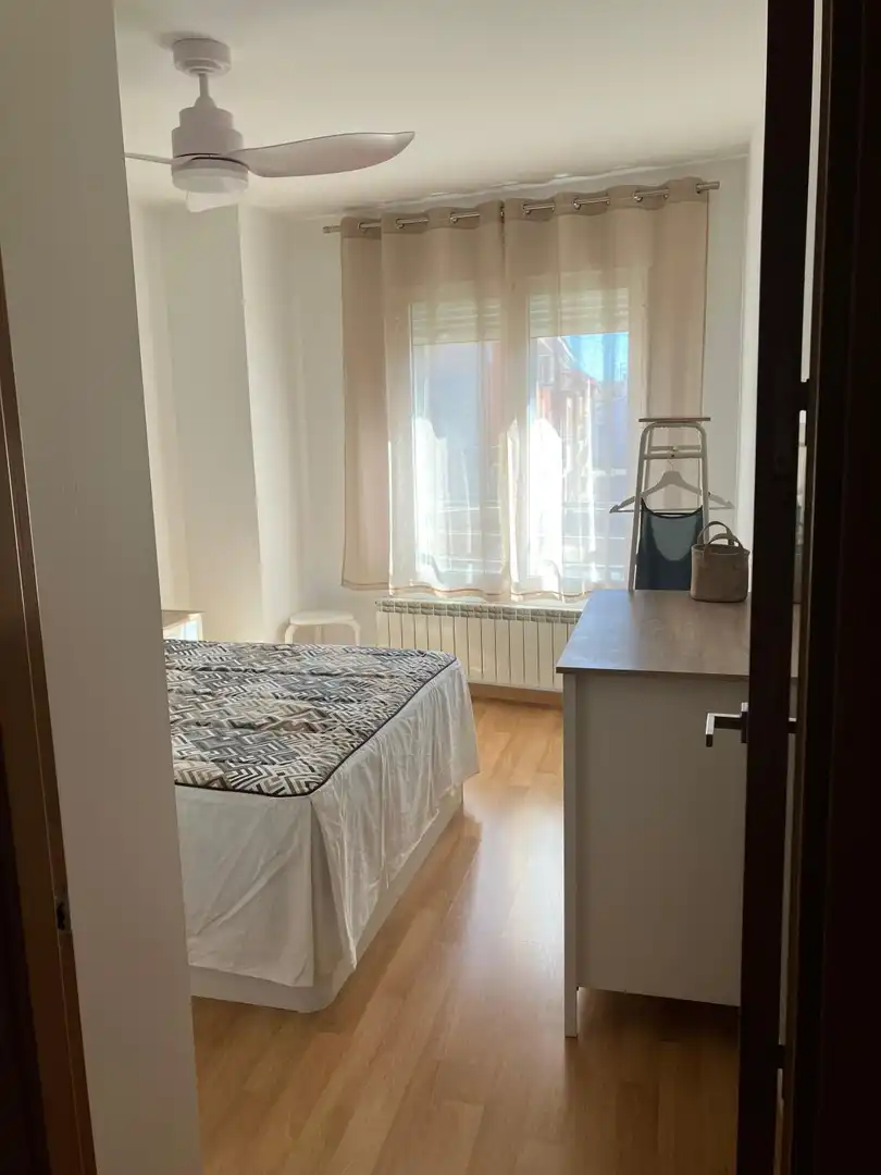 Bedroom of Flat for sale in Valdepeñas  with Air Conditioner, Heating and Storage room