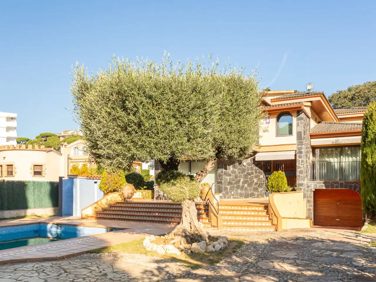 Casa amb piscina en venda a Plaça Sisquella Alfredo 3, imagen 6