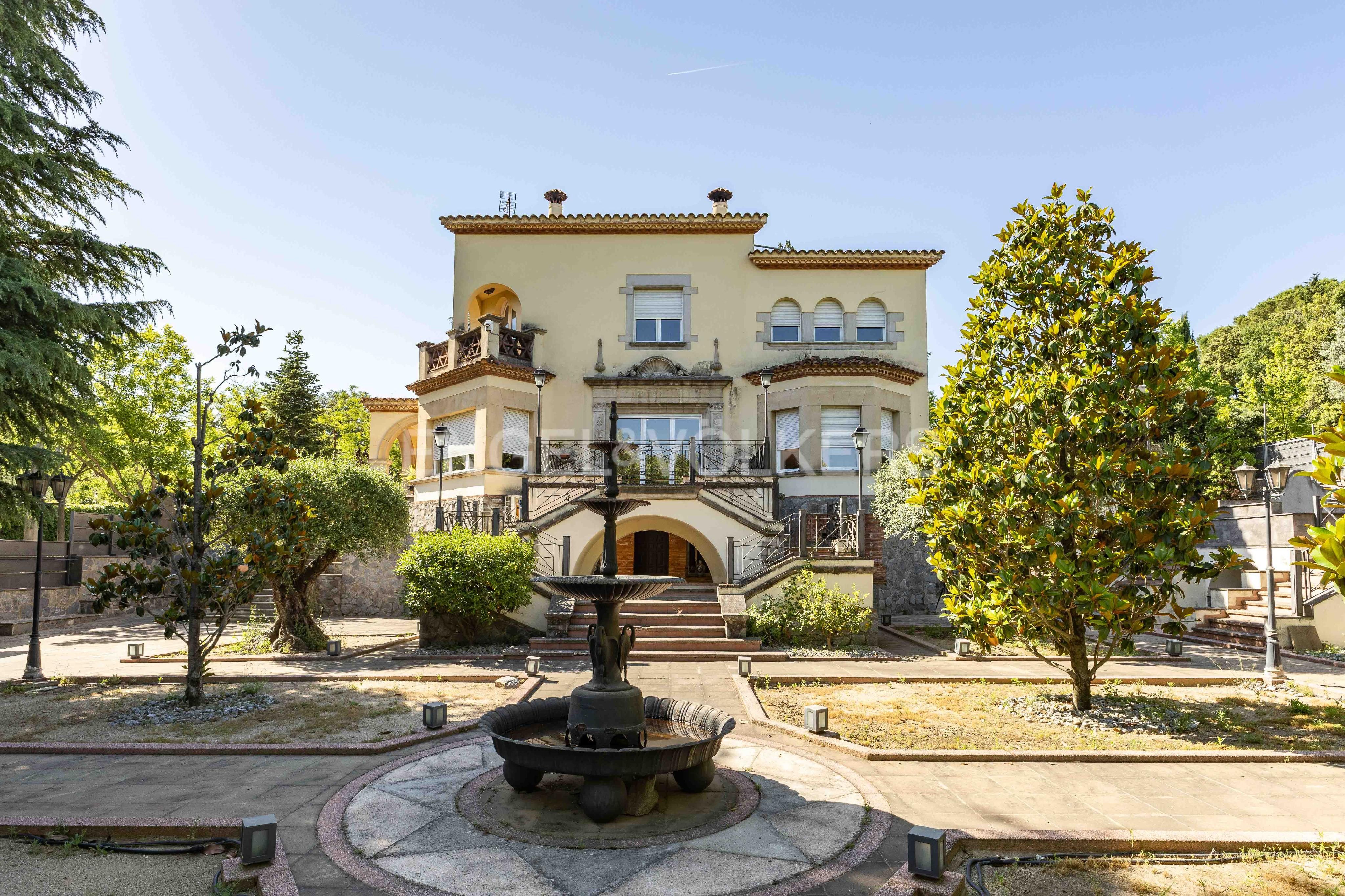 Vista exterior de Casa o chalet en venta en Sant Cugat del Vallès con Aire acondicionado, Calefacción y Jardín privado